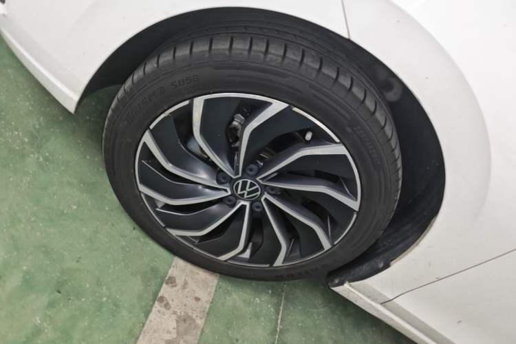 Used Volkswagen Golf 2021 280TSI DSG Pro Left Front Wheel Hub