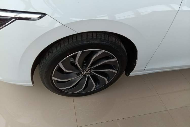 Used Volkswagen Golf 2021 280TSI DSG Pro Left Front Wheel Hub
