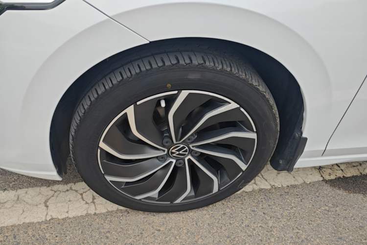 Used Volkswagen Golf 2021 280TSI DSG Pro Left Front Wheel Hub
