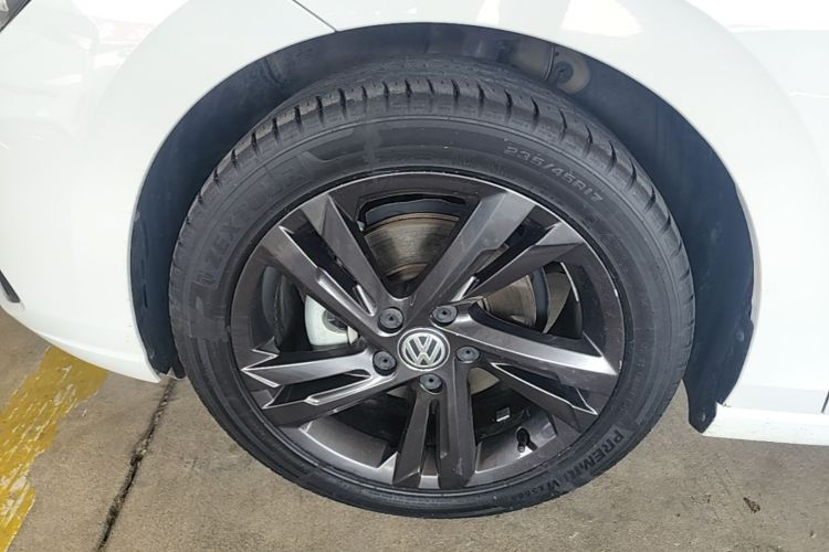 Used Volkswagen Golf 2021 280TSI DSG Pro Left Front Wheel Hub
