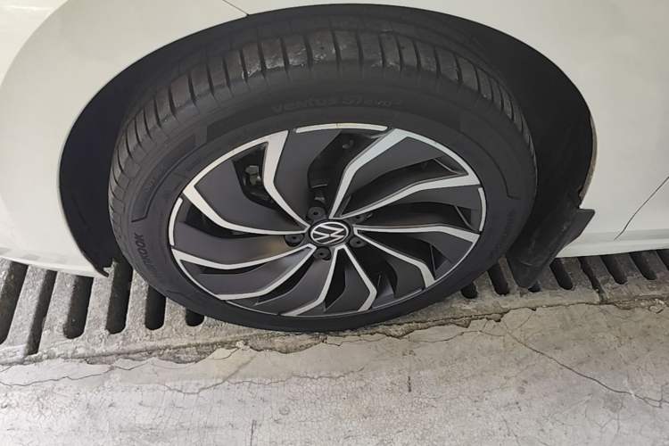 Used Volkswagen Golf 2021 280TSI DSG Pro Left Front Wheel Hub