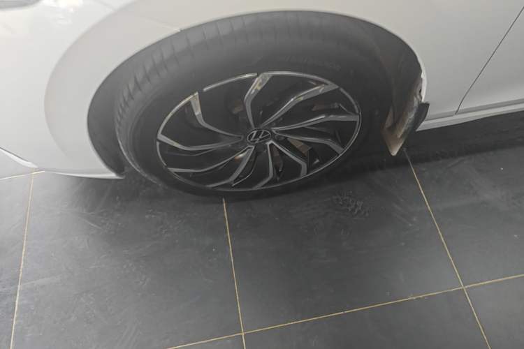 Used Volkswagen Golf 2021 280TSI DSG Pro Left Front Wheel Hub
