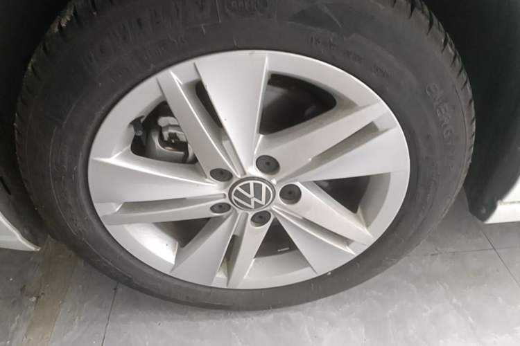 Used Volkswagen Golf 2021 200TSI DSG Pro Left Front Wheel Hub