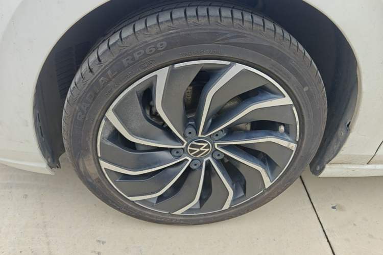 Used Volkswagen Golf 2021 280TSI DSG Pro Left Front Wheel Hub