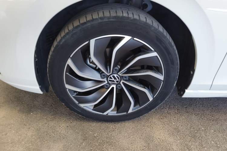 Used Volkswagen Golf 2021 280TSI DSG Pro Left Front Wheel Hub