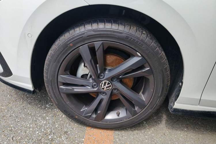 Used Volkswagen Golf 2021 280TSI DSG R-Line Left Front Wheel Hub