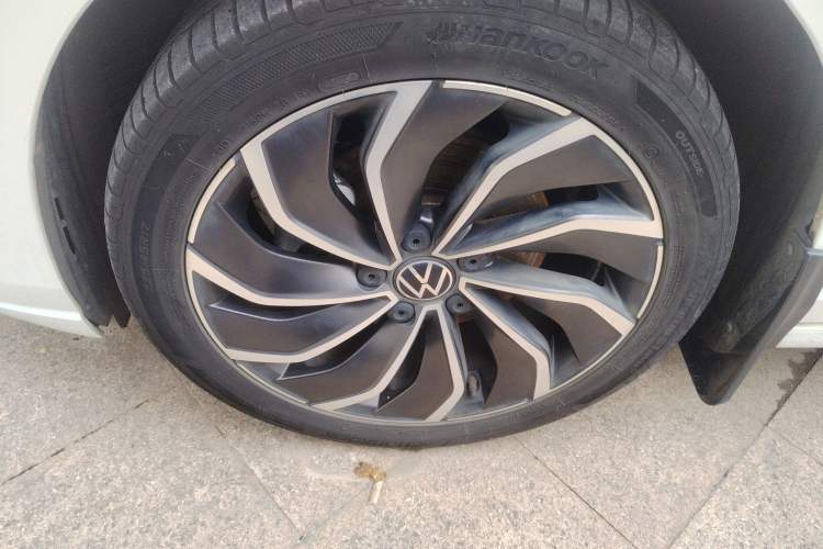Used Volkswagen Golf 2021 280TSI DSG Pro Left Front Wheel Hub