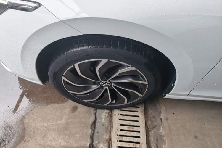 Used Volkswagen Golf 2021 280TSI DSG Pro Left Front Wheel Hub
