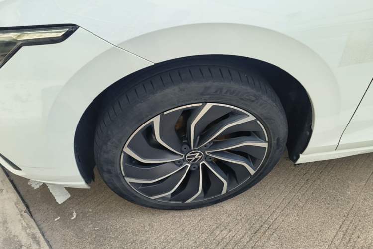Used Volkswagen Golf 2021 280TSI DSG Pro Left Front Wheel Hub