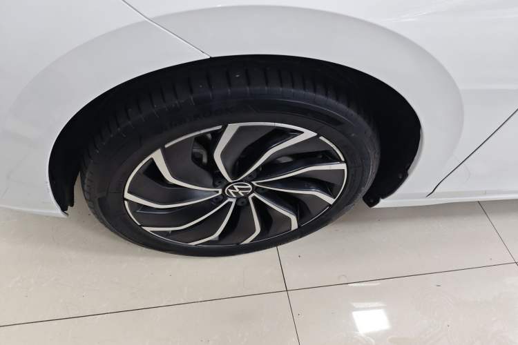 Used Volkswagen Golf 2021 280TSI DSG Pro Left Front Wheel Hub