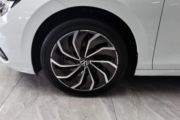 Used Volkswagen Golf 2021 280TSI DSG Pro Left Front Wheel Hub
