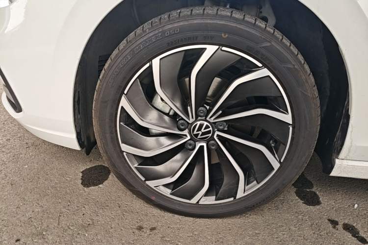 Used Volkswagen Golf 2021 280TSI DSG Pro Left Front Wheel Hub
