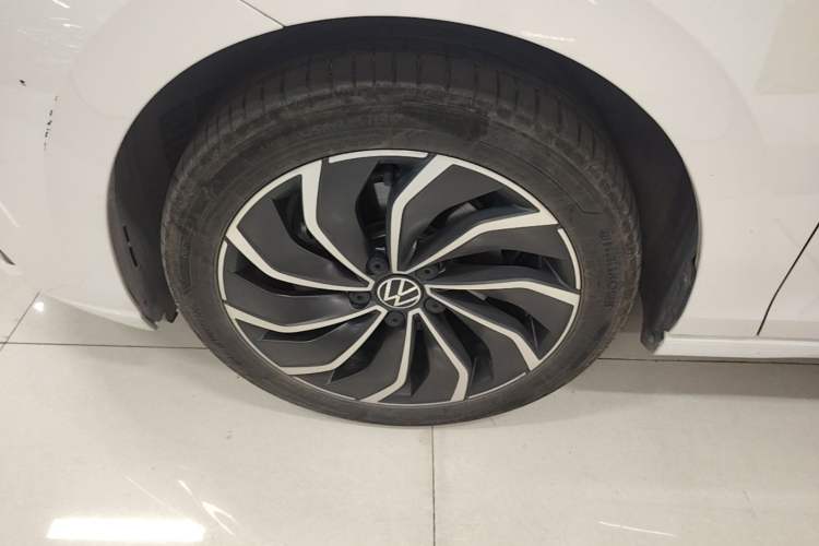 Used Volkswagen Golf 2021 280TSI DSG Pro Left Front Wheel Hub