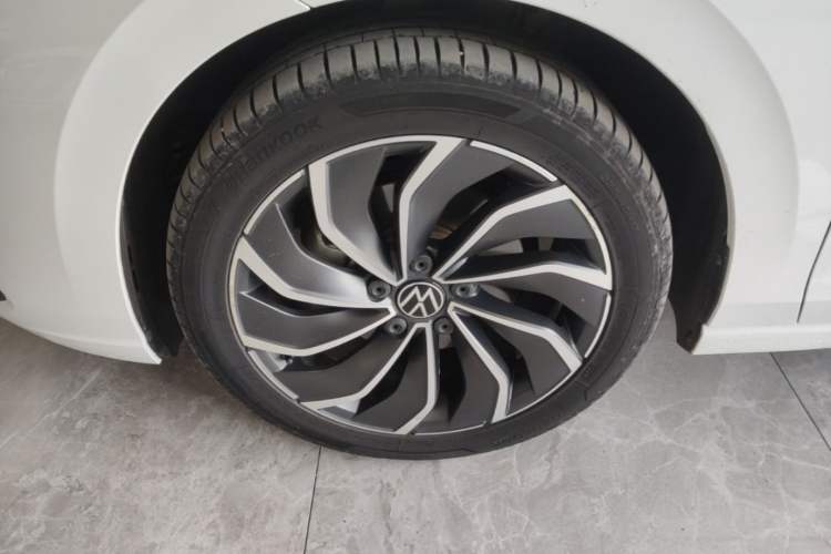 Used Volkswagen Golf 2021 280TSI DSG Pro Left Front Wheel Hub