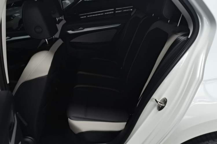 Used Volkswagen Golf 2021 200TSI DSG Left Rear Seat