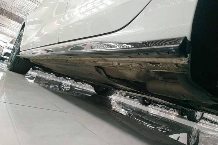 Used Volkswagen Golf 2021 280TSI DSG R-Line Left Side Sill
