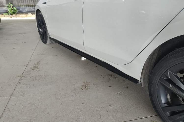 Used Volkswagen Golf 2021 280TSI DSG Pro First Edition Left Side Sill