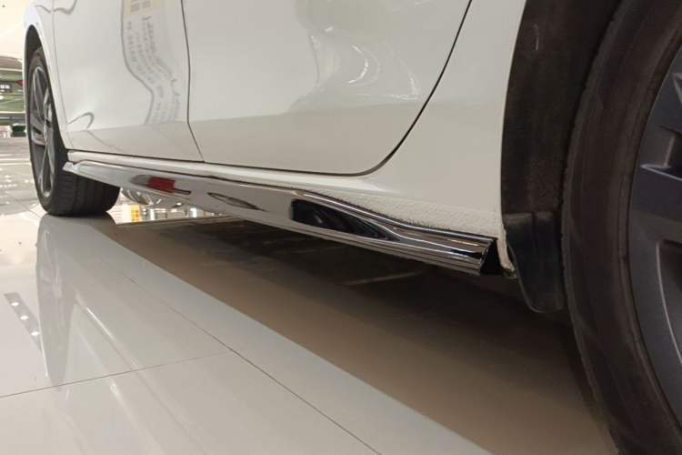 Used Volkswagen Golf 2021 280TSI DSG R-Line Left Side Sill