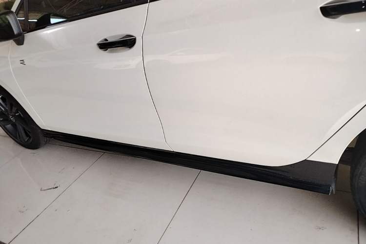 Used Volkswagen Golf 2021 280TSI DSG R-Line Left Side Sill