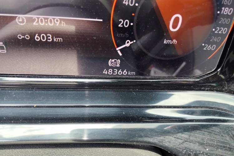 Used Volkswagen Golf 2021 280TSI DSG R-Line Odometer Close Up