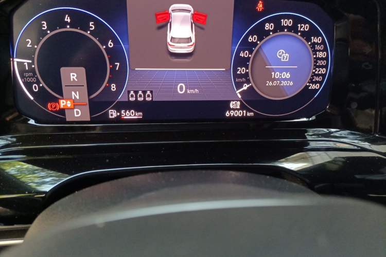 Used Volkswagen Golf 2021 280TSI DSG R-Line Odometer Close Up