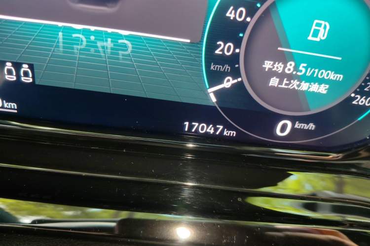 Used Volkswagen Golf 2021 280TSI DSG R-Line Odometer Close Up