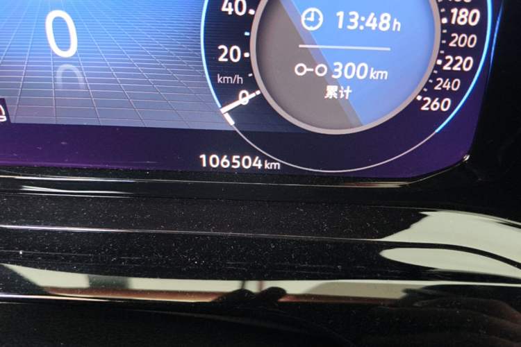 Used Volkswagen Golf 2021 280TSI DSG R-Line Odometer Close Up
