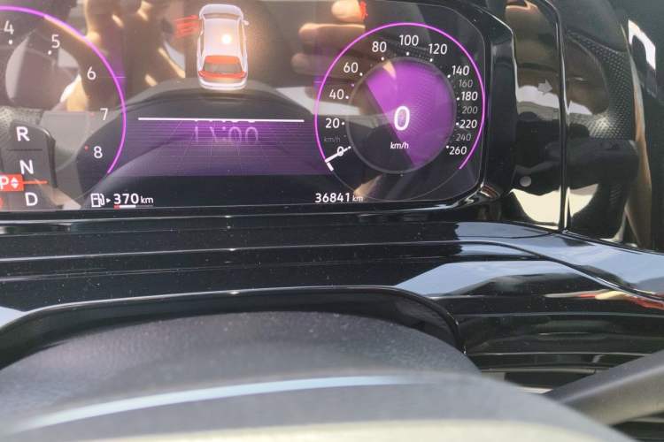 Used Volkswagen Golf 2021 280TSI DSG R-Line Odometer Close Up