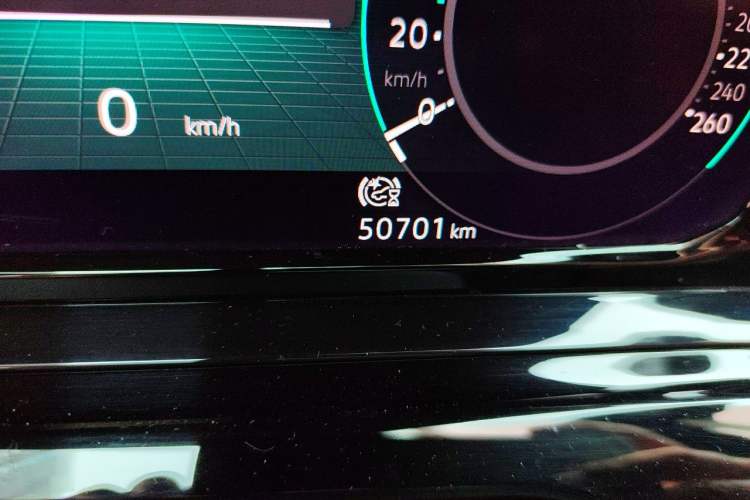 Used Volkswagen Golf 2021 280TSI DSG R-Line Odometer Close Up
