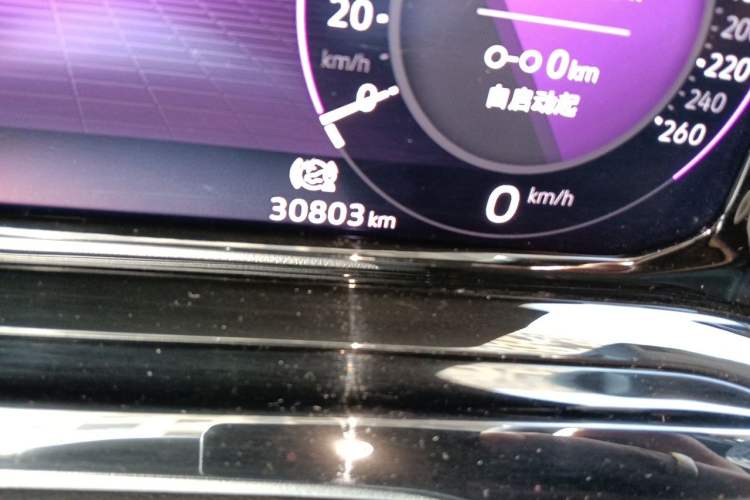Used Volkswagen Golf 2021 280TSI DSG R-Line Odometer Close Up