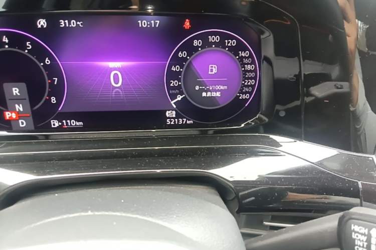 Used Volkswagen Golf 2021 280TSI DSG R-Line Odometer Close Up