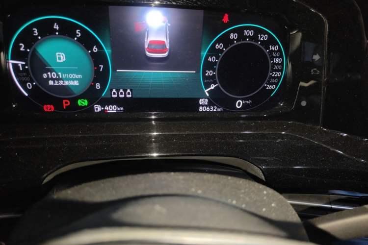 Used Volkswagen Golf 2021 280TSI DSG R-Line Odometer Close Up