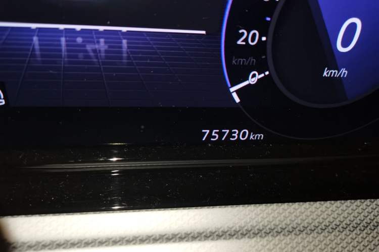 Used Volkswagen Golf 2021 280TSI DSG R-Line Odometer Close Up