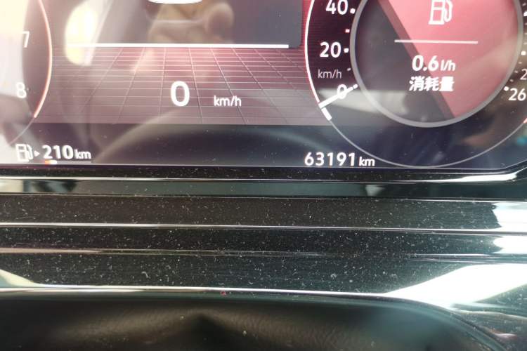 Used Volkswagen Golf 2021 280TSI DSG R-Line Odometer Close Up