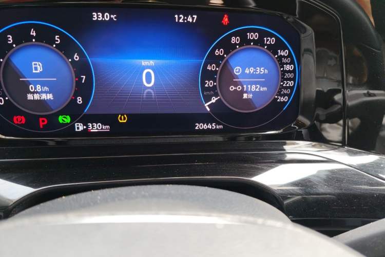 Used Volkswagen Golf 2021 280TSI DSG R-Line Odometer Close Up