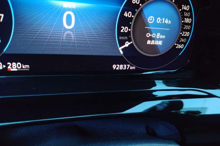 Used Volkswagen Golf 2021 280TSI DSG R-Line Odometer Close Up
