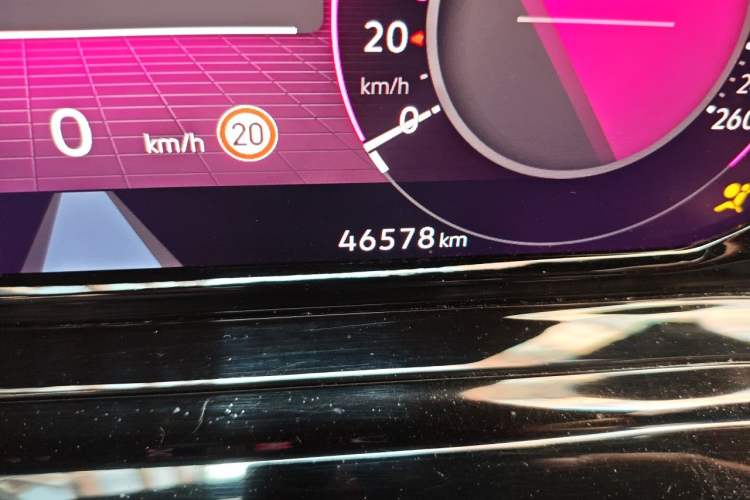 Used Volkswagen Golf 2021 280TSI DSG R-Line Odometer Close Up
