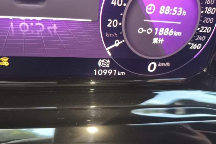 Used Volkswagen Golf 2021 280TSI DSG R-Line Odometer Close Up