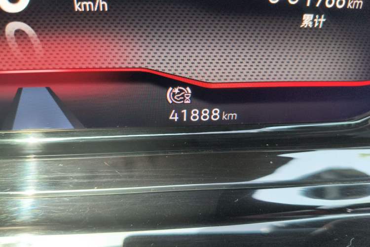 Used Volkswagen Golf 2021 280TSI DSG R-Line Odometer Close Up