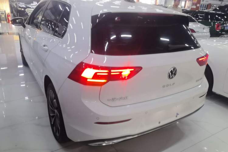Used Volkswagen Golf 2021 200TSI DSG Pro Rear Left 45 Deg