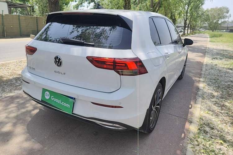 Used Volkswagen Golf 2021 200TSI DSG Pro Rear Right 45 Deg