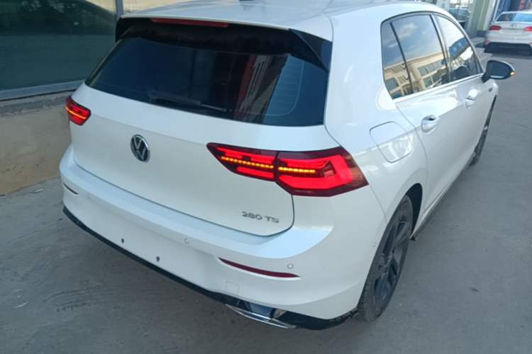 Used Volkswagen Golf 2021 280TSI DSG R-Line Rear Right 45 Deg