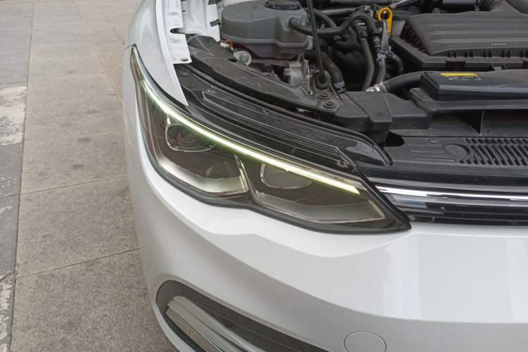 Used Volkswagen Golf 2021 280TSI DSG Pro Right Front Headlight