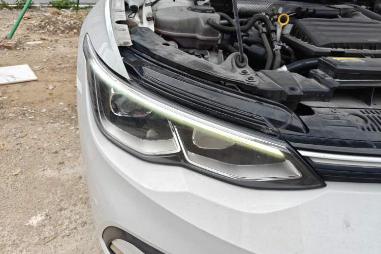 Used Volkswagen Golf 2021 280TSI DSG 30th Anniversary Edition Right Front Headlight