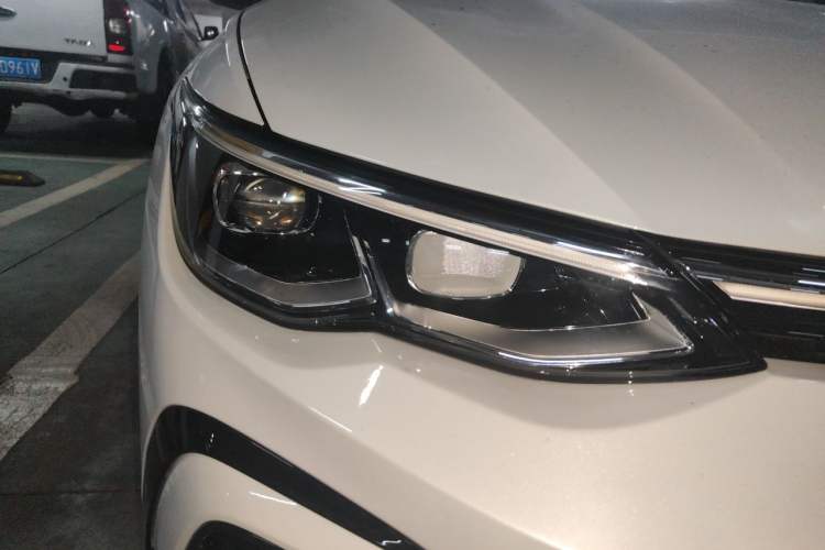 Used Volkswagen Golf  Right Front Headlight