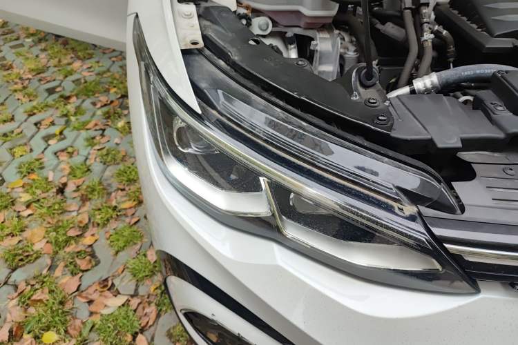 Used Volkswagen Golf 2021 280TSI DSG R-Line Right Front Headlight