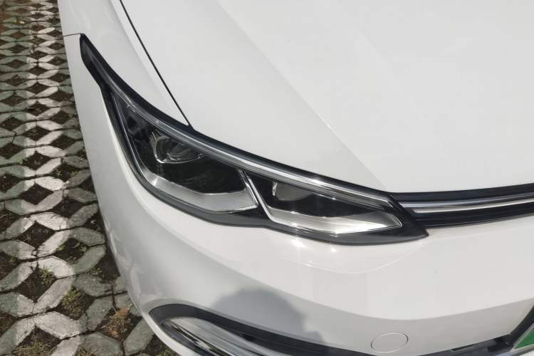 Used Volkswagen Golf 2021 280TSI DSG Pro Right Front Headlight