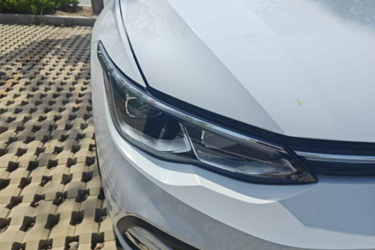 Used Volkswagen Golf 2021 280TSI DSG 30th Anniversary Edition Right Front Headlight