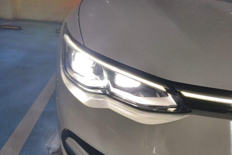 Used Volkswagen Golf 2021 280TSI DSG Pro Right Front Headlight