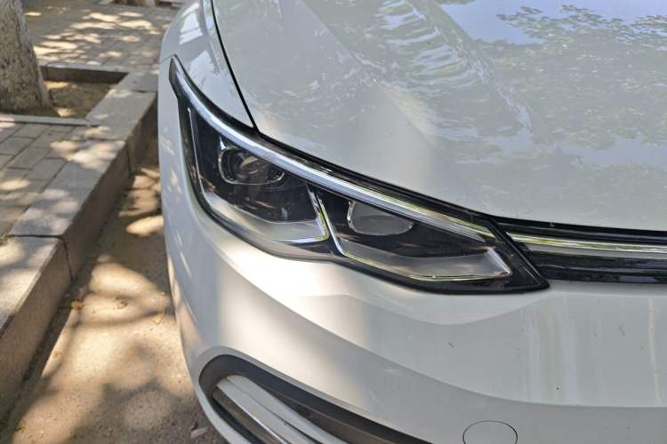 Used Volkswagen Golf 2021 280TSI DSG Pro Right Front Headlight